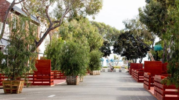 The Promenade on Forest